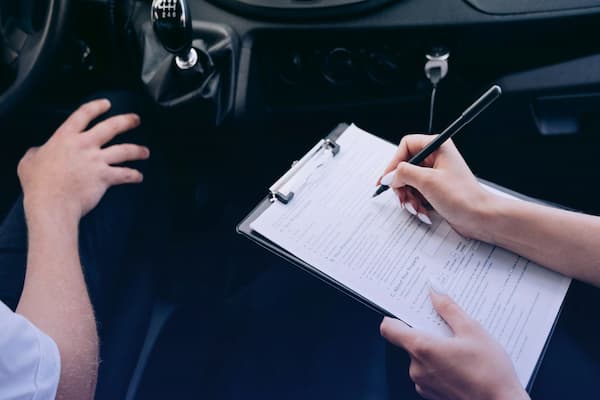 seguros de autos para mujeres