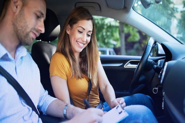 seguros de autos para mujeres